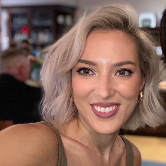 Meet your Posher, Halley - Picture 1 of 1